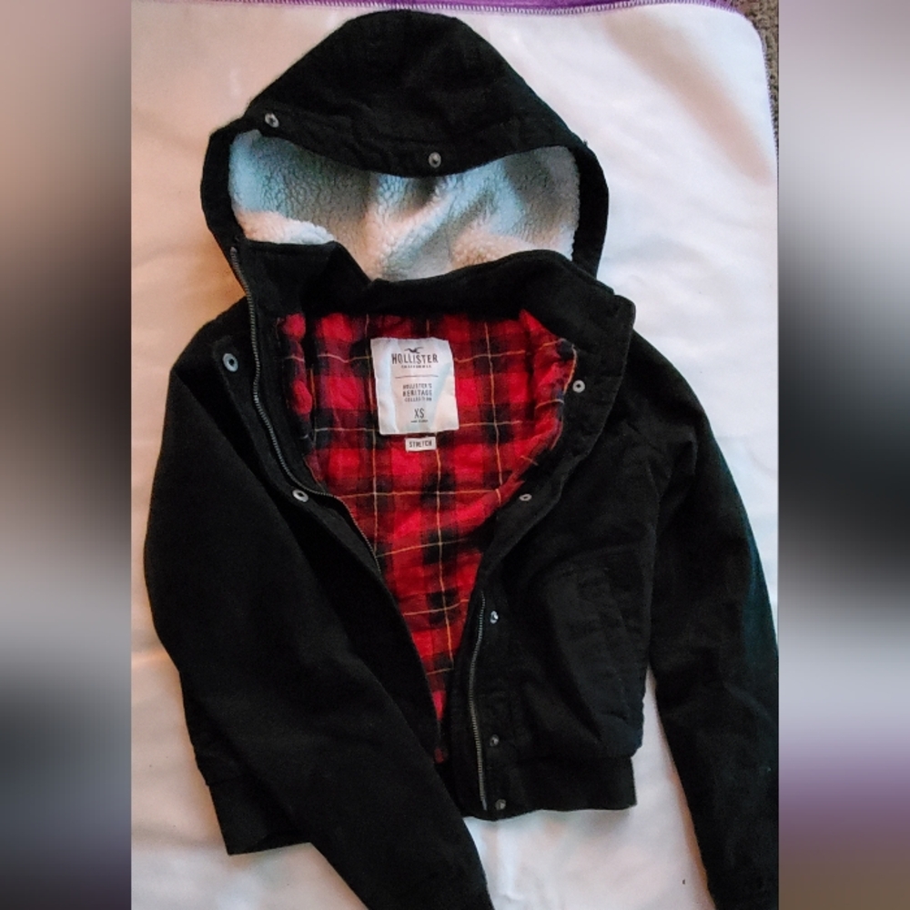 JUNIORS HOLLISTER WAIST LENTH SHERPA WINTER JACKET